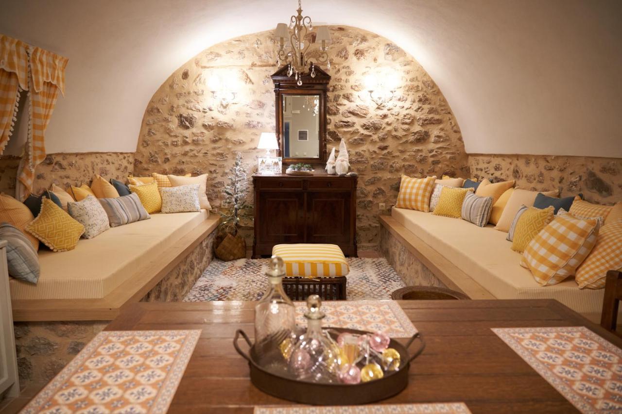 Dandy Villas Dimitsana - A Family Ideal Charming Home In A Quaint Historic Neighborhood - 2 Fireplaces For Romantic Nights المظهر الخارجي الصورة