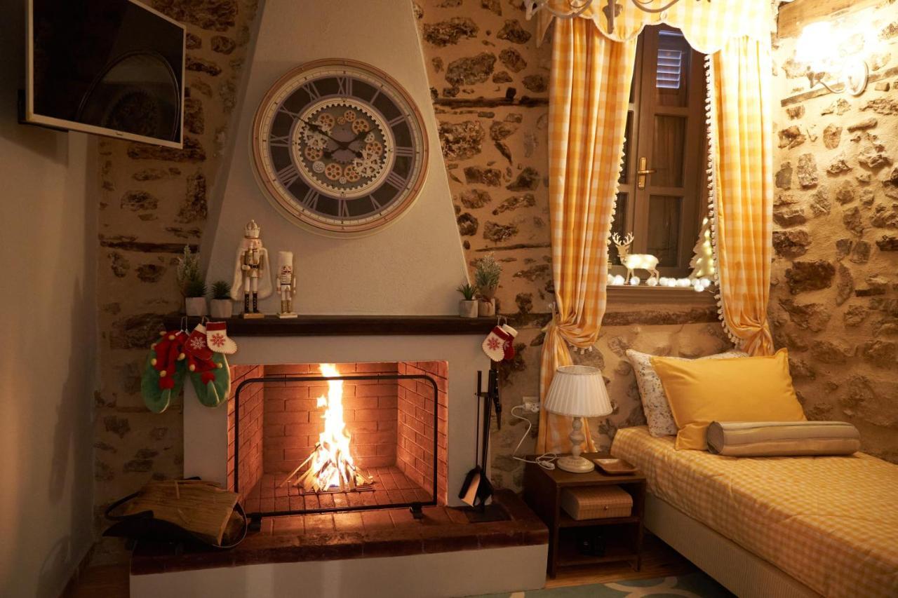 Dandy Villas Dimitsana - A Family Ideal Charming Home In A Quaint Historic Neighborhood - 2 Fireplaces For Romantic Nights المظهر الخارجي الصورة