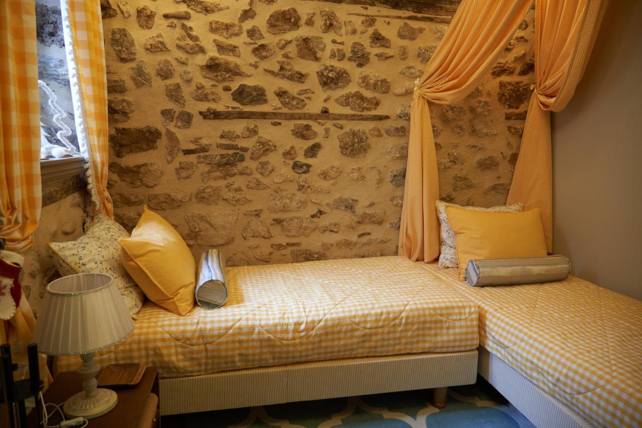 Dandy Villas Dimitsana - A Family Ideal Charming Home In A Quaint Historic Neighborhood - 2 Fireplaces For Romantic Nights المظهر الخارجي الصورة