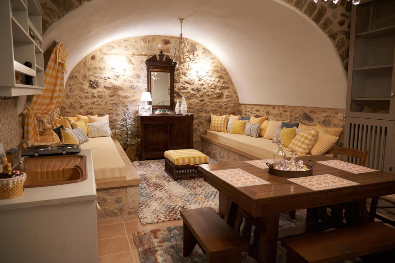 Dandy Villas Dimitsana - A Family Ideal Charming Home In A Quaint Historic Neighborhood - 2 Fireplaces For Romantic Nights المظهر الخارجي الصورة