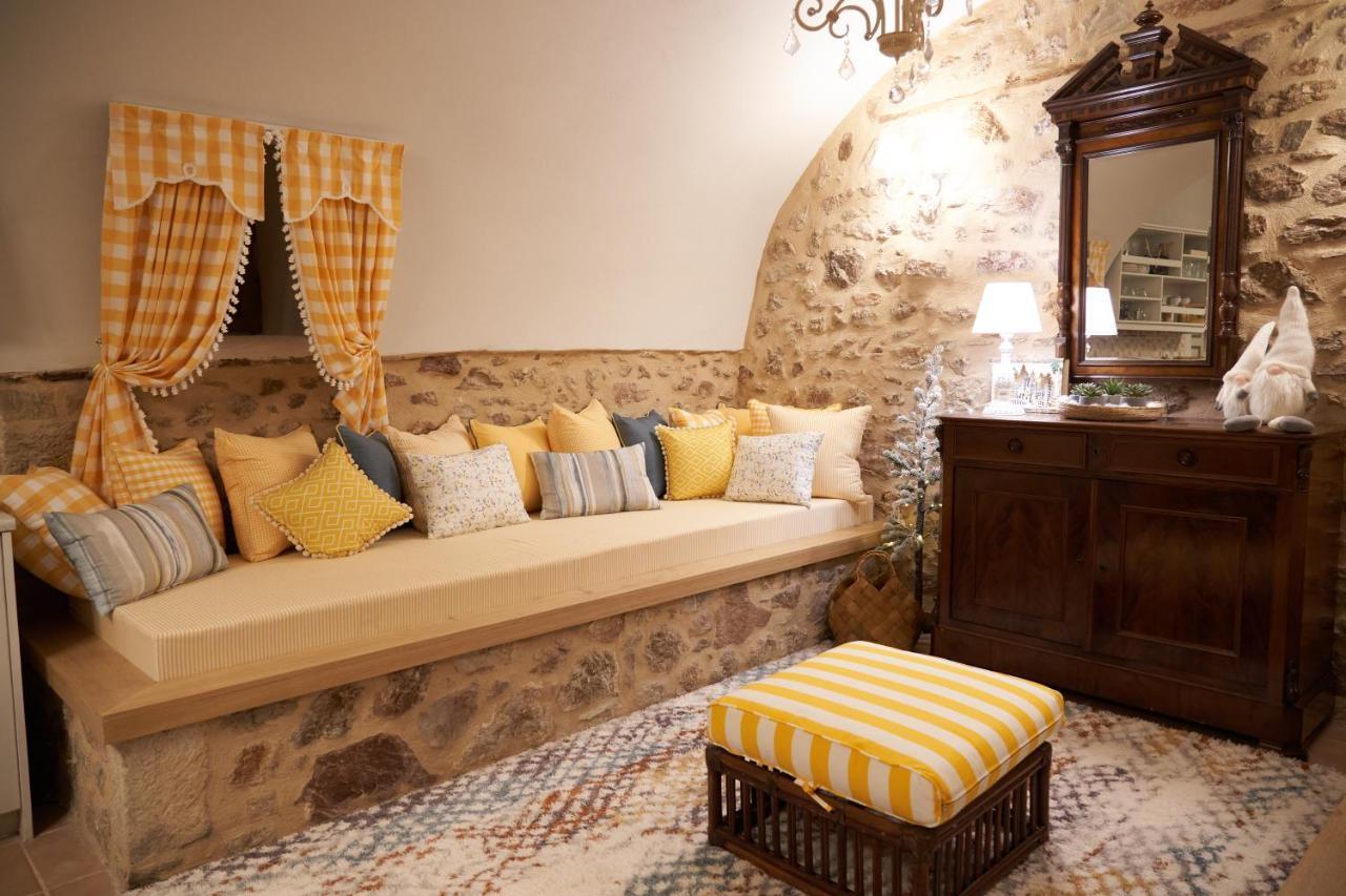 Dandy Villas Dimitsana - A Family Ideal Charming Home In A Quaint Historic Neighborhood - 2 Fireplaces For Romantic Nights المظهر الخارجي الصورة